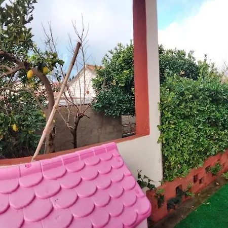 Casinha De Chocolate * Outeiro (Lisbon)